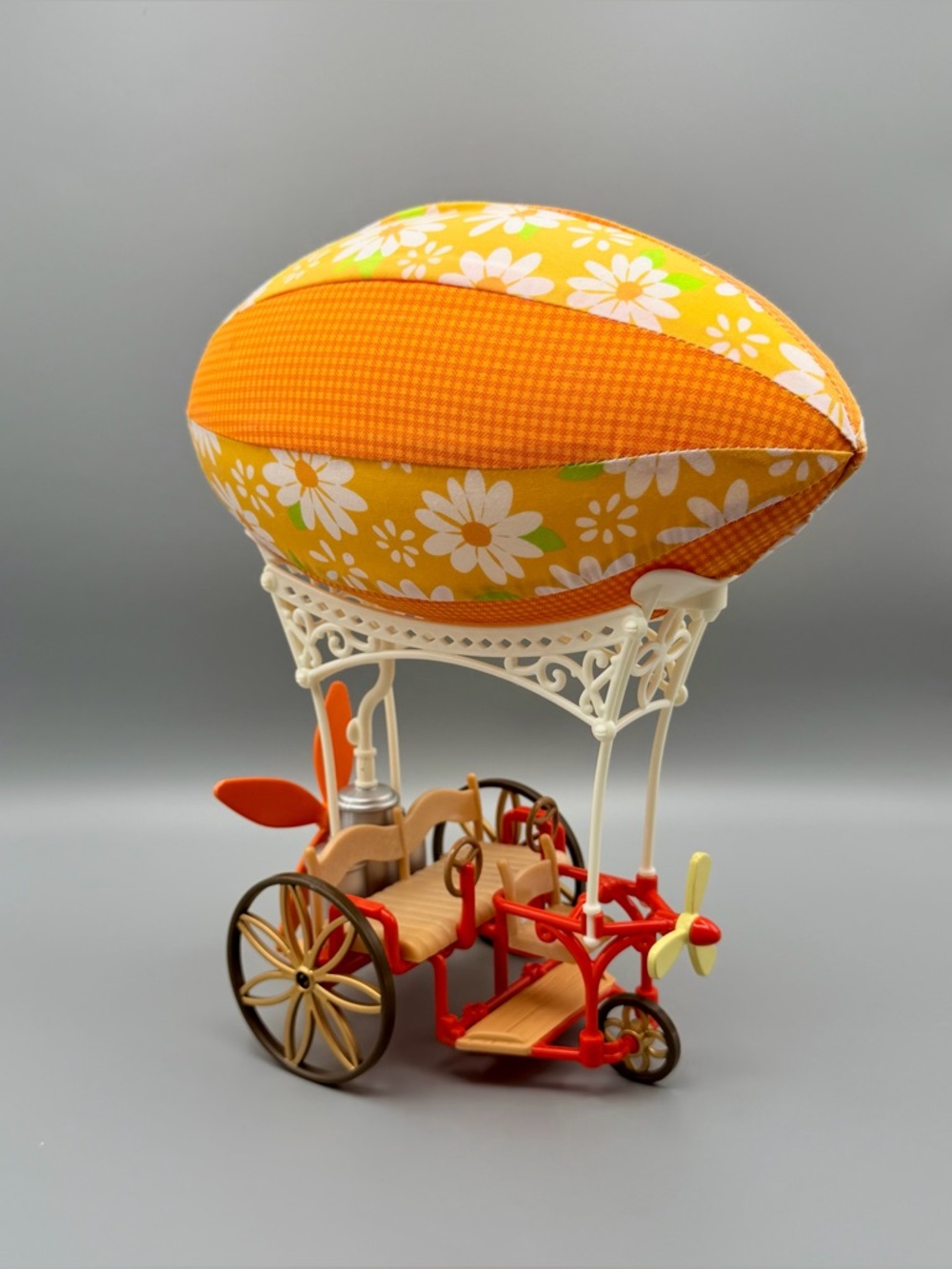 Sylvanian Families Sky Ride Adventure Calico Critters Hot Air Balloon Zeppelin